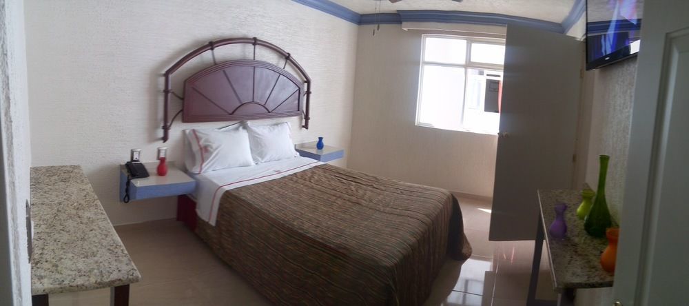 Hotel La Paz Guadalajara Exterior photo